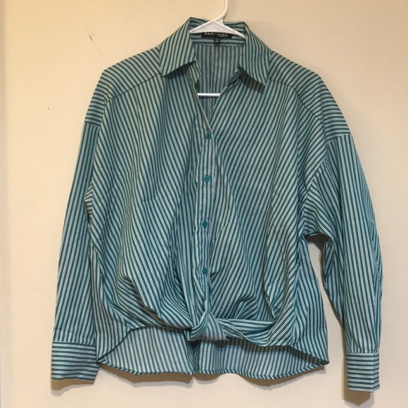 kontrol Tops - Green and white shirt